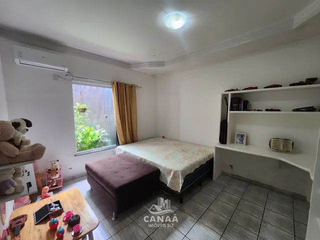 Imagem 2: Vende-se Espaçosa Casa no Parque Athenas - 3 Suítes-360m²-Excelente Oportunidade