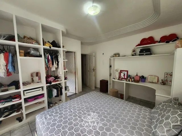 Imagem 13: Vende-se Espaçosa Casa no Parque Athenas - 3 Suítes-360m²-Excelente Oportunidade
