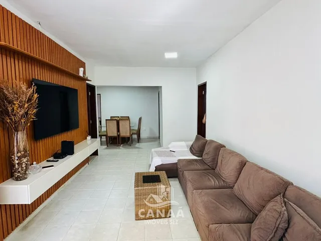 Imagem: A casa possui 4 Dormitórios, 3 Suítes, 4 Banheiros, 3 Vagas