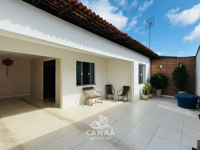 Imagem 2: Excelente Casa a Venda no Anil - 4 quartos - Nascente - Ventilada -Amplo quintal
