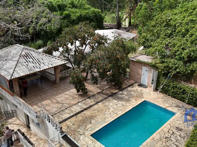 Imagem: Sítio com 5 Quartos e 3 Banheiros À Venda