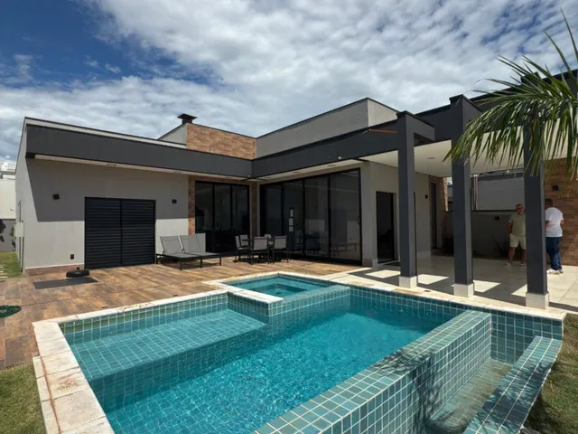 Imagem: Casa com 3 Quartos e 5 Banheiros À Venda
