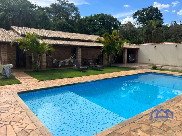 Imagem: Chácara com 4 Quartos e 4 Banheiros À