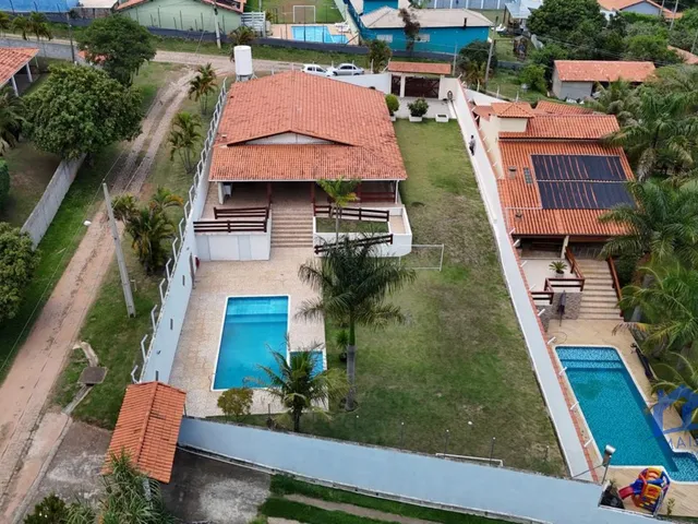 Imagem: Chácara com 3 Quartos e 4 Banheiros À
