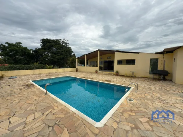Imagem: Chácara com 6 Quartos e 5 Banheiros À