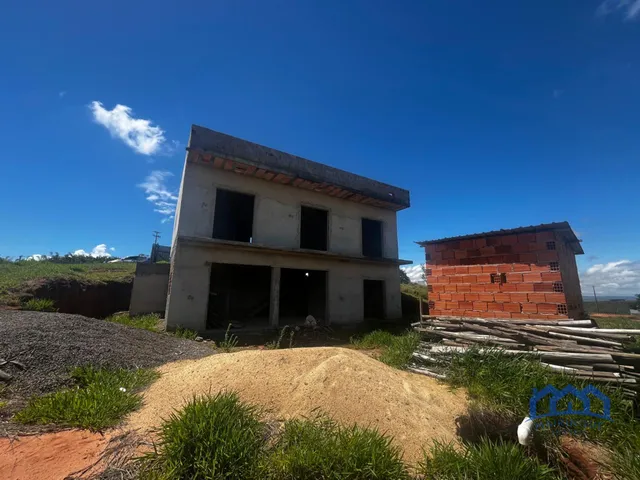 Imagem: Casa com 4 Quartos e 3 Banheiros À Venda