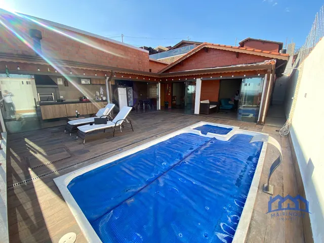 Imagem: Casa com 3 Quartos e 3 Banheiros À Venda