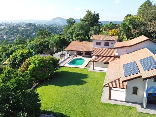 Imagem: Chácara com 7 Quartos e 5 Banheiros À