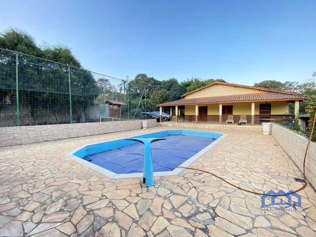 Imagem: Chácara com 6 Quartos e 4 Banheiros À