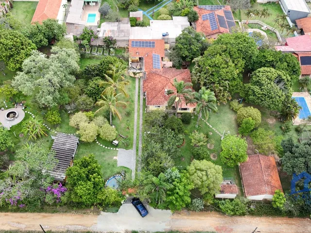 Imagem: Chácara com 6 Quartos e 7 Banheiros À