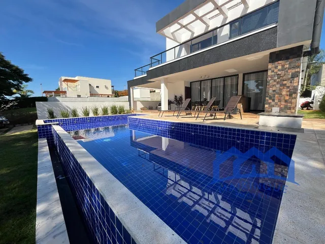 Imagem: Casa com 5 Quartos e 6 Banheiros À Venda