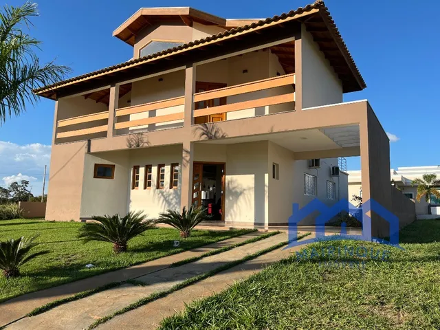Imagem: Casa com 3 Quartos e 4 Banheiros À Venda