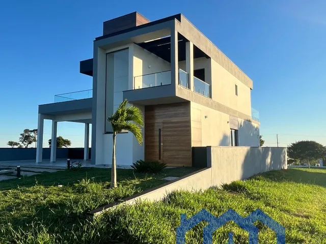 Imagem: Casa com 4 Quartos e 4 Banheiros À Venda
