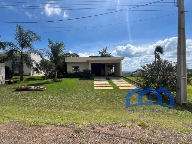 Imagem: Casa com 3 Quartos e 2 Banheiros À Venda