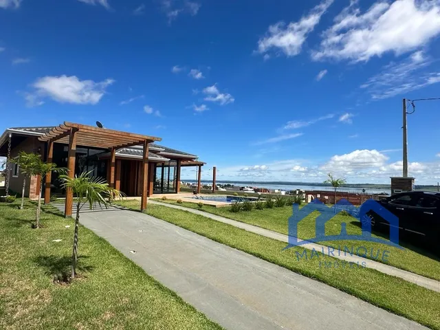 Imagem: Casa com 3 Quartos e 4 banheiros à Venda