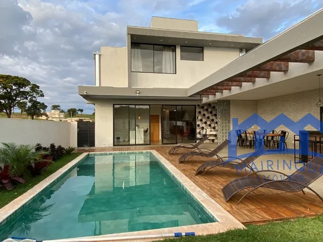 Imagem: Casa com 5 Quartos e 4 banheiros à Venda