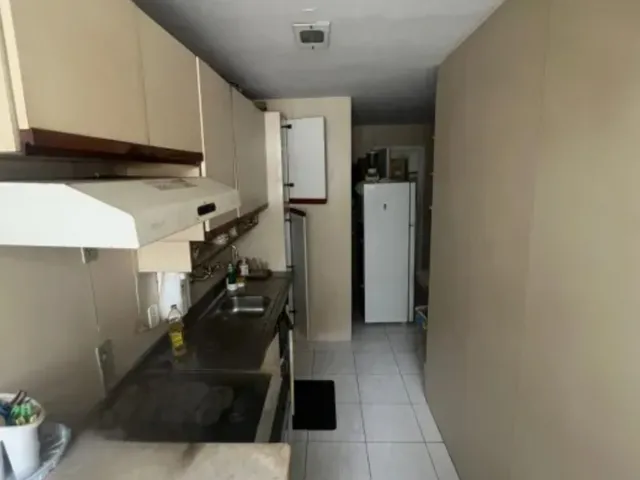 Imagem 2: A 150m do mar de Copacabana Vendo Apartamento 105m2, com 2 vagas, semi mobiliado