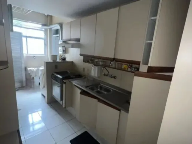 Imagem 13: A 150m do mar de Copacabana Vendo Apartamento 105m2, com 2 vagas, semi mobiliado