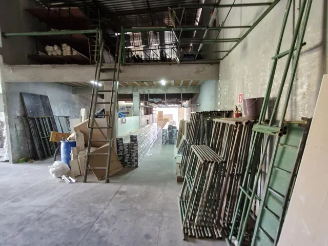 Imagem 8: Galpão 345 m² , ótimo acesso para caminhão