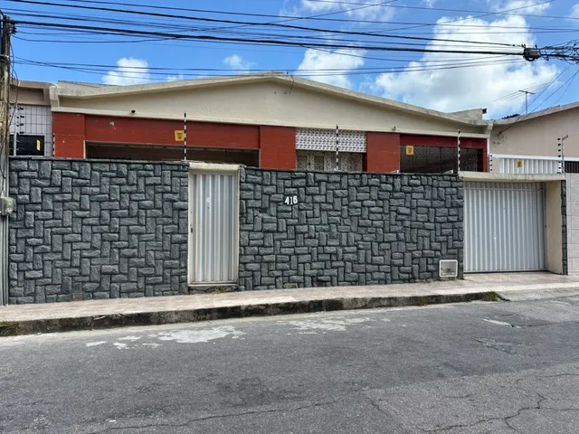 Imagem: Terreno de 365,80m² (11,8x31) com Casa