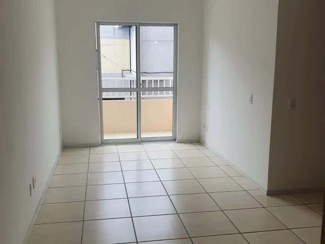 Imagem: O apartamento possui 2 Dormitórios, 1 Suíte, 2 Banheiros