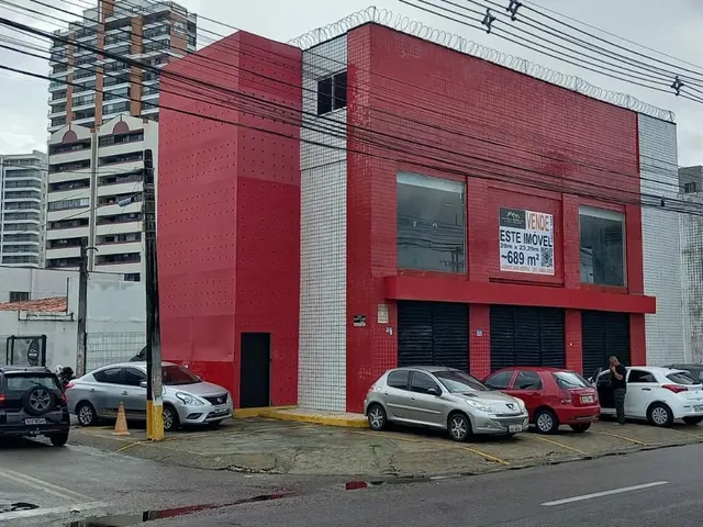 Imagem: Prédio Comercial em frente ao Shopping