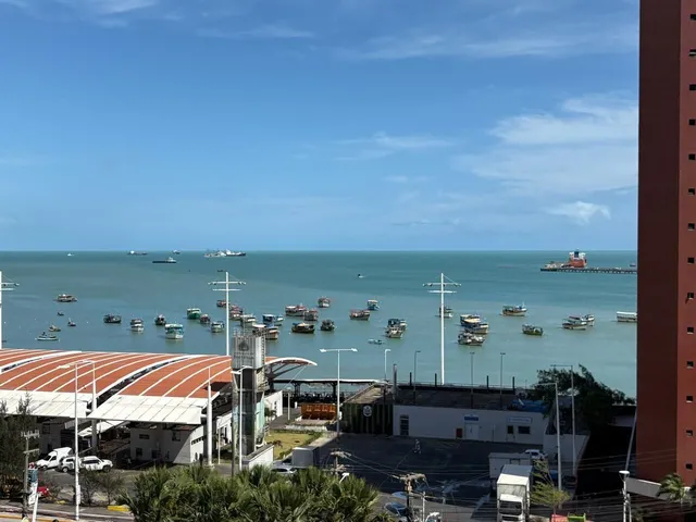 Imagem: O apartamento possui 2 Dormitórios, 1 Suíte, 2 Banheiros