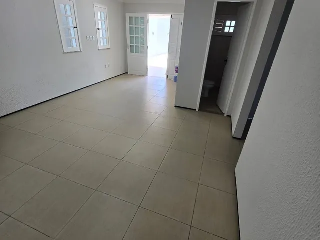 Imagem 7: Casa Ampla na Sapitanga: 4 Quartos, 6 Vagas de 342m² Próximo ao Alphaville Fort