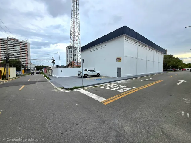 Imagem: Galpão de 600 m² no Calhau Pé direito