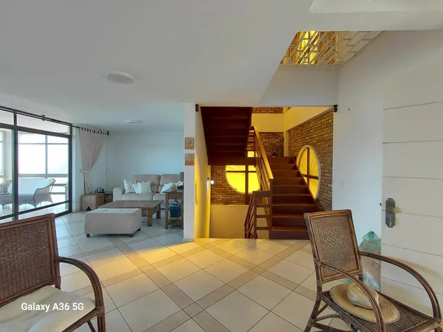 Imagem 11: OPORTUNIDADE: Casarão TRIPLEX na Prainha com MAGNÍFICA vista, 700m² de área con