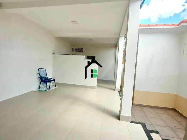 Imagem 2: Casa Duplex com Suíte, Móveis Planejados e Espaço Gourmet