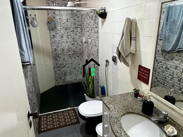 Imagem 4: No centro: 3 quartos, suíte, sacada e cozinha separada!