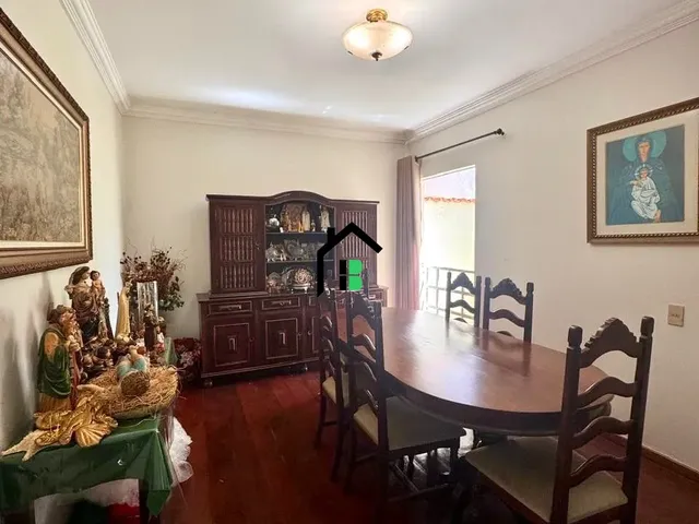 Imagem: Casa no centro, 4 quartos, suíte, ideal