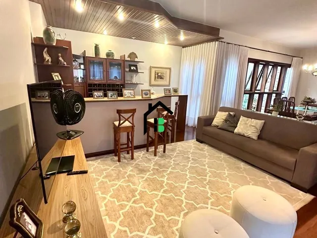 Imagem 13: Casa no centro, 5 quartos, 4 vagas de garagem!