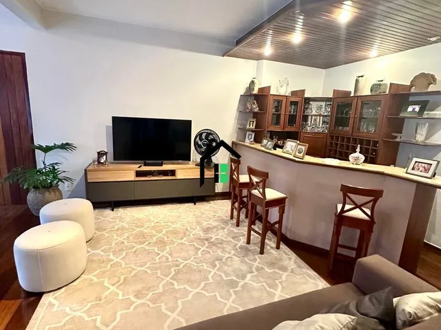 Imagem 15: Casa no centro, 5 quartos, 4 vagas de garagem!