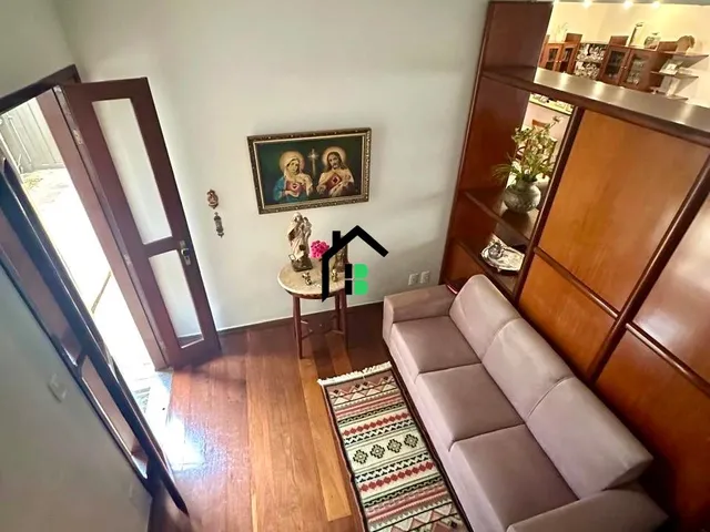 Imagem 10: Casa no centro, 5 quartos, 4 vagas de garagem!