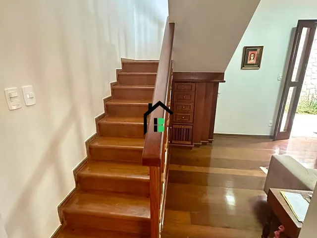Imagem 7: Casa no centro, 5 quartos, 4 vagas de garagem!