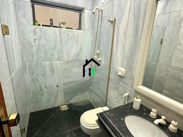 Imagem 5: Casa no centro, 5 quartos, 4 vagas de garagem!
