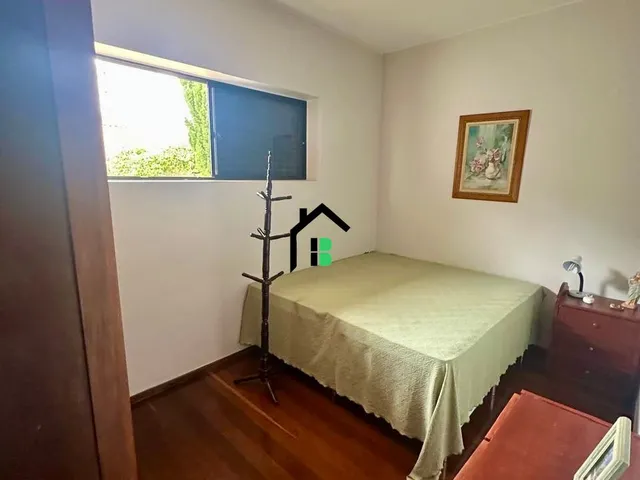 Imagem 11: Casa no centro, 5 quartos, 4 vagas de garagem!