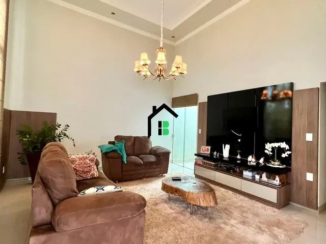 Imagem: A casa possui 3 Dormitórios, 2 Suítes, 4 Banheiros, 2