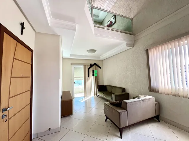 Imagem: A casa possui 4 Dormitórios, 2 Suítes, 4 Banheiros, 2