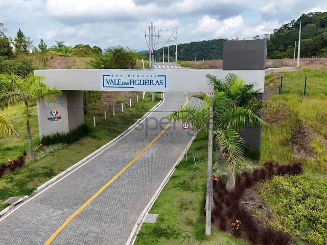 Imagem: Terreno disponível para venda no bairro