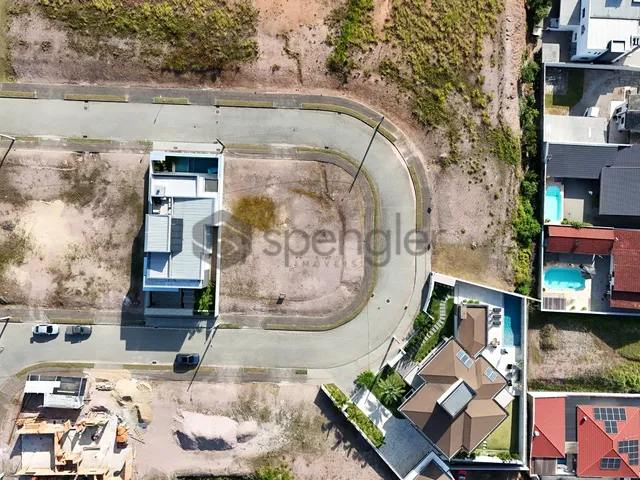 Imagem: Terreno de esquina, no bairro Santa Terezinha
