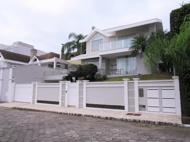 Imagem: Casa alto padrão, no Centro de Gaspar!