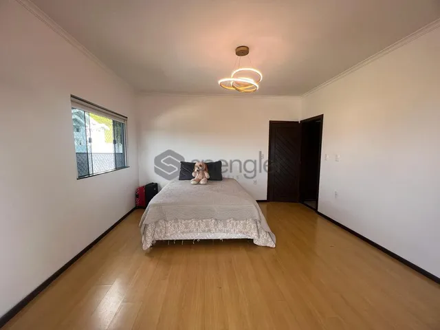 Imagem 13: Casa com piscina, no centro de Gaspar!