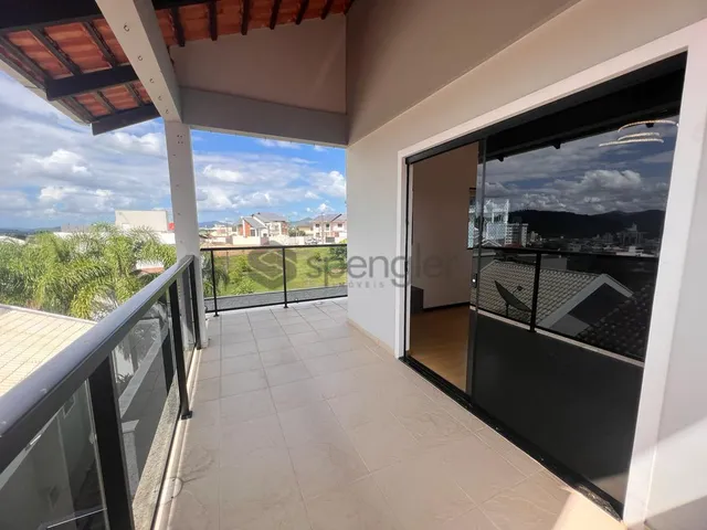 Imagem 14: Casa com piscina, no centro de Gaspar!