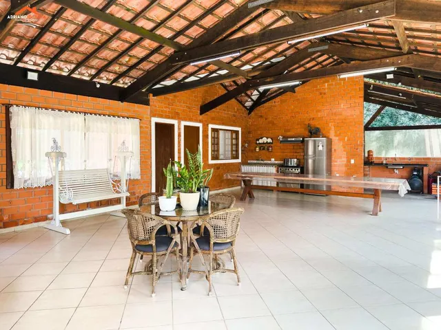 Imagem: A casa em condomínio possui 3 Dormitórios, 3 Suítes, 1