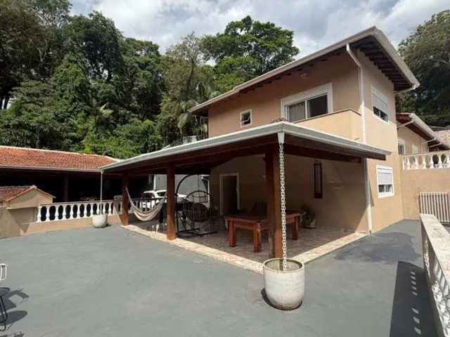 Imagem: A casa em condomínio possui 4 Dormitórios, 1 Suíte, 2