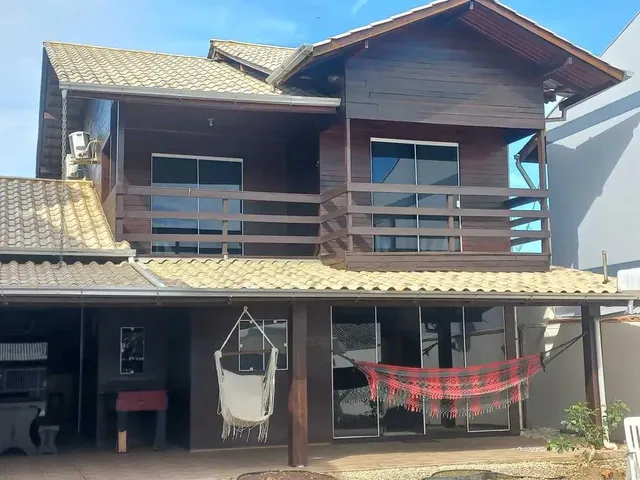 Imagem 2: Casa com 3 dormitórios sendo 1 suíte e 2 vagas de garagem em Penha/SC