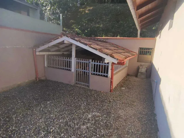 Imagem 12: Casa averbada com 3 dormitórios sendo 1 suíte e 2 vagas de garagem em Joinville